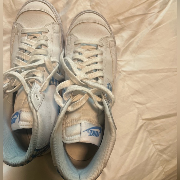 Hi-top nikes size 9.5 - Picture 6 of 7